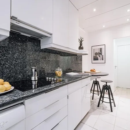 Moda - 3 A Trocadero *